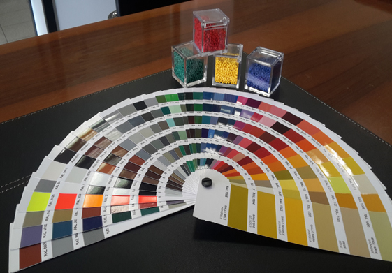 Realizzazione articoli in plastica con ampia scelta sui materiali