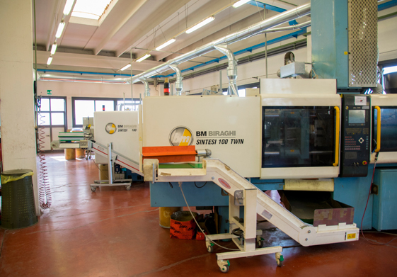 Macchinari per stampaggio plastica